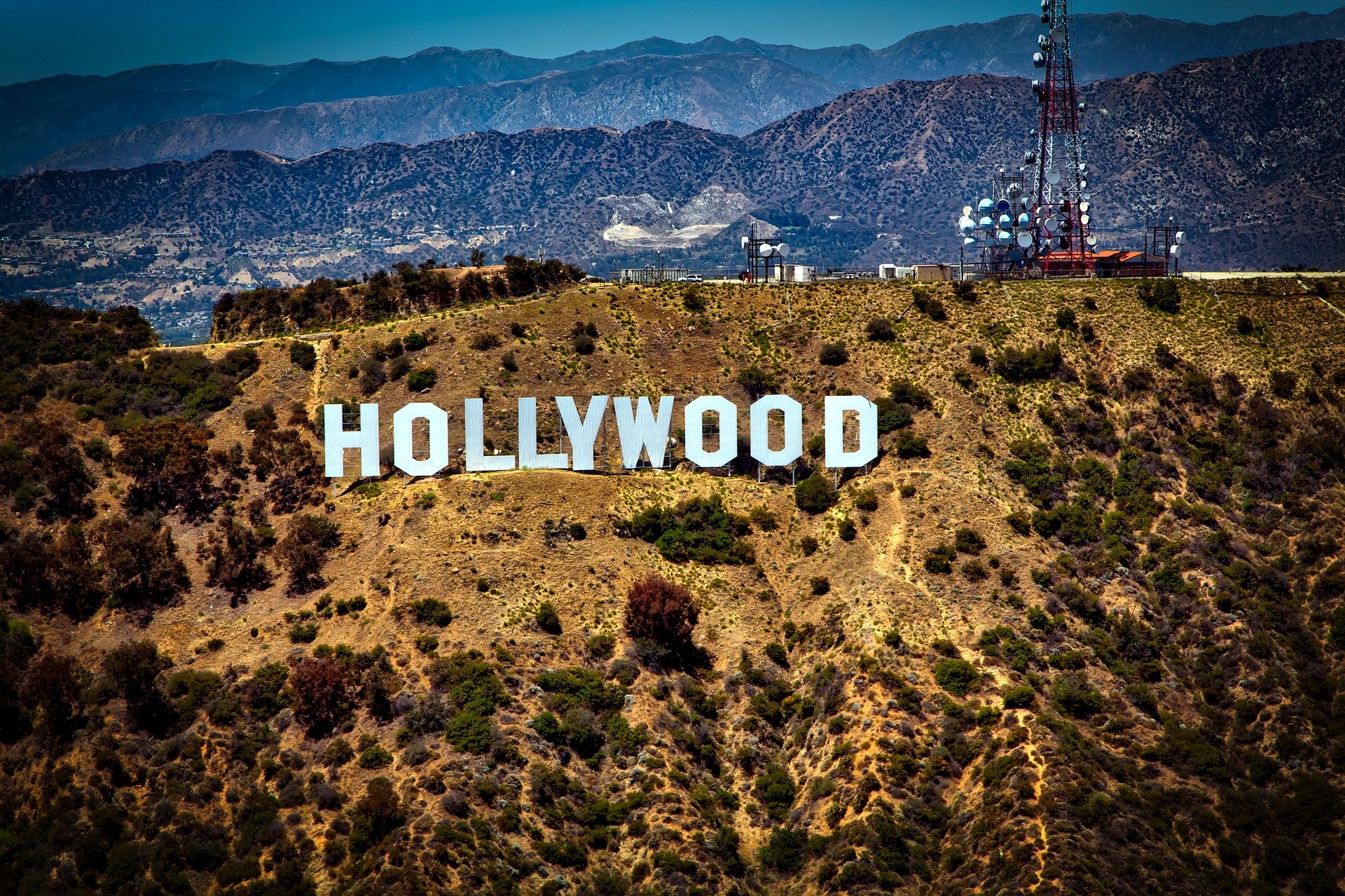 مدن وأفق -1- 5 Hollywood